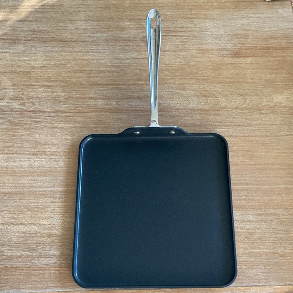All-Clad Nonstick Square 11 inch Griddle Pan - Picture 3 of 10